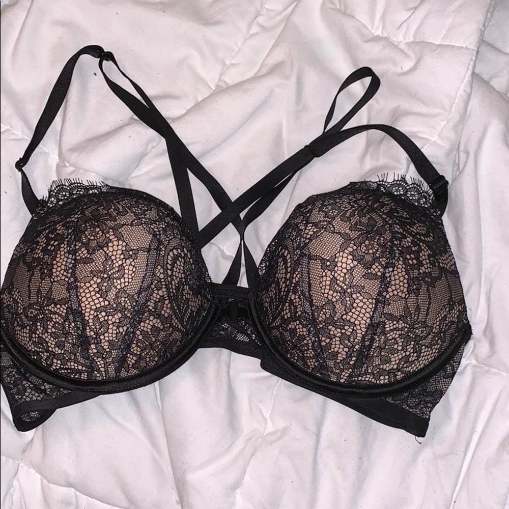 Victoria’s Secret bombshell bra 36B